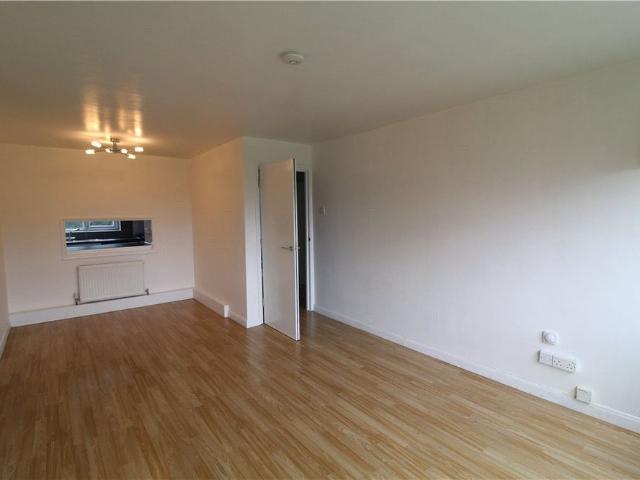 Apartment for rent in London Borough of Croydon, Waddon