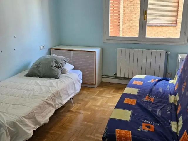 Apartamento en alquiler en Ermitagaña-Mendebaldea, Iruñerria