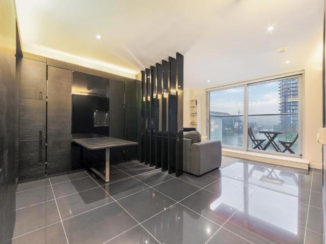 Studio for rent in Isle Of Dogs, Greater London