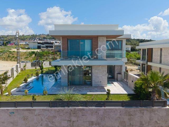 Kuşadasi, Aydin içerisinde satılık Villa