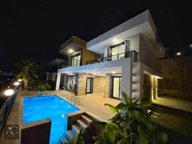 Karaova, Kuşadası içerisinde satılık Villa