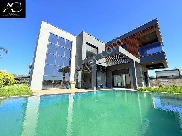 Kuşadasi, Aydin içerisinde satılık Villa