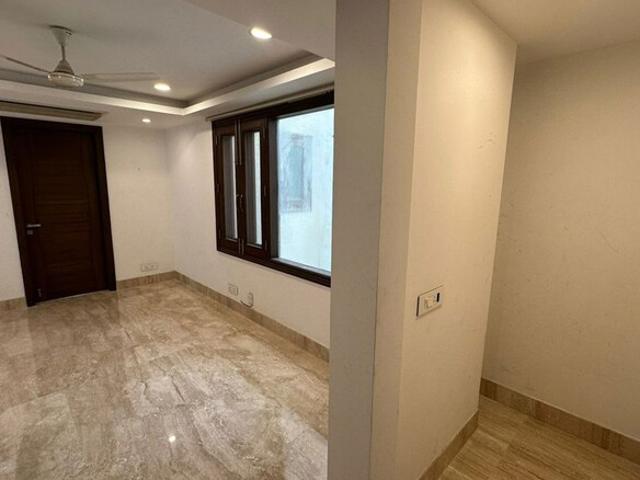 Property for rent in Deri