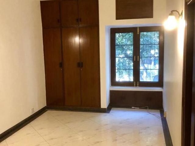 Villa for rent in Deri