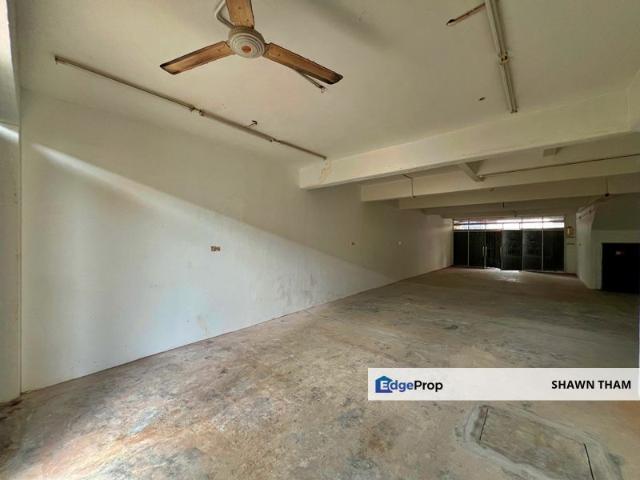 Warehouse for sale in Langat, Selangor
