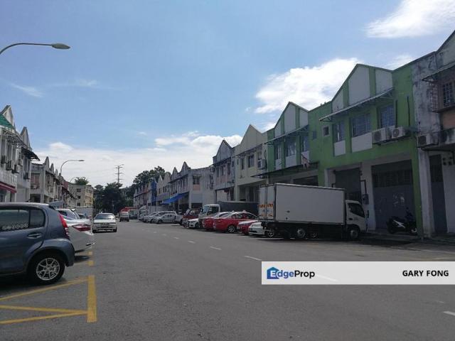 Warehouse for sale in Langat, Selangor