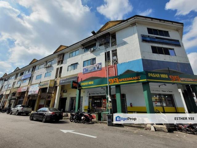 Shop for sale in Langat, Selangor