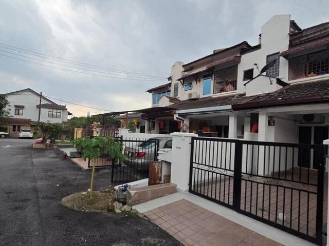 Townhouse for rent in Country Heights Damansara, Kuala Lumpur