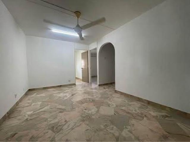 Flat for sale in Kuala Lumpur, Country Heights Damansara