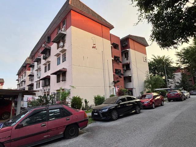 Flat for sale in Kajang, Langat