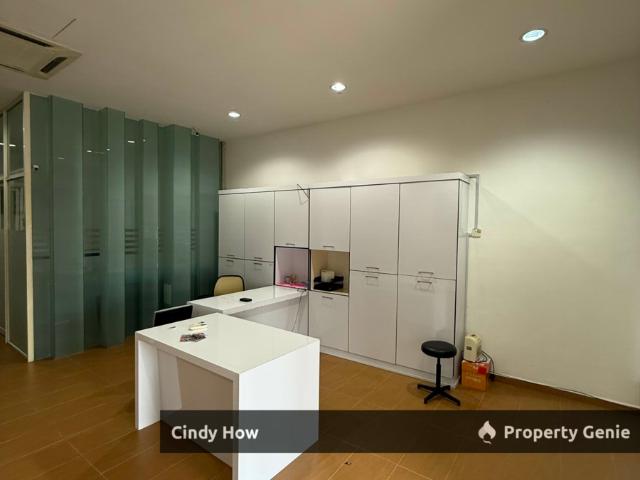 Shop Office for sale in Malaka