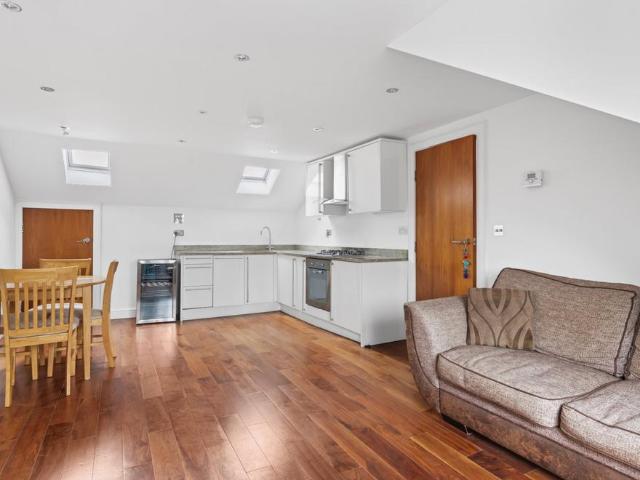 Apartment for rent in West Hampstead, Greater London