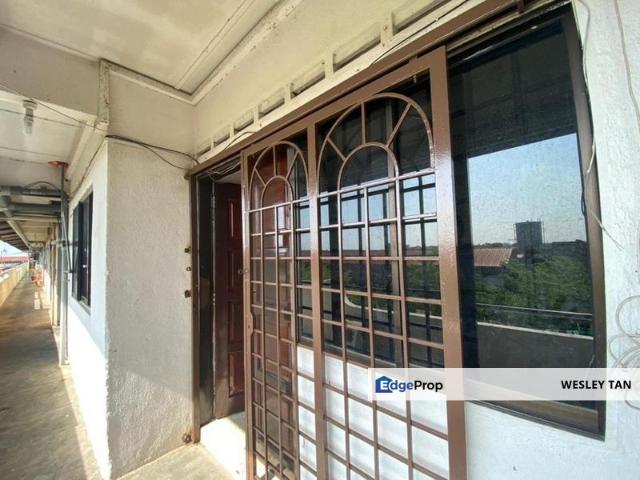Flat for sale in Ujong Pasir, Malaka