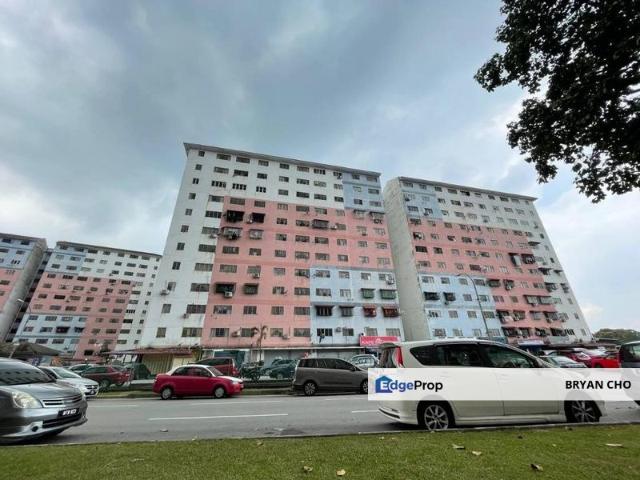 Flat for sale in Petaling, Subang Jaya