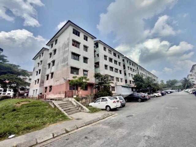 Apartment for sale in Kajang, Langat