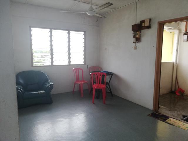 Flat for sale in Malaka
