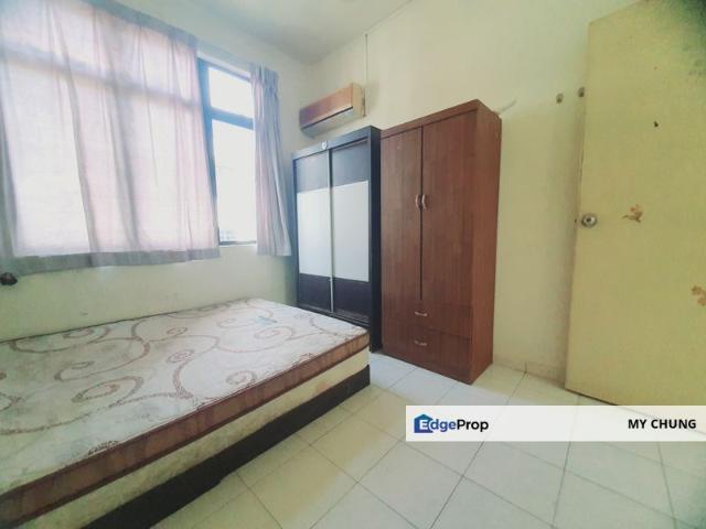 Condominium for rent in Malaka