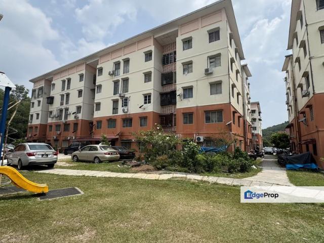 Flat for sale in Kampung Pulau Meranti, Sepang