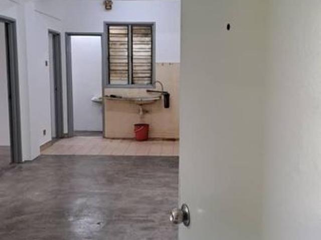 Flat for sale in Petaling, Subang Jaya