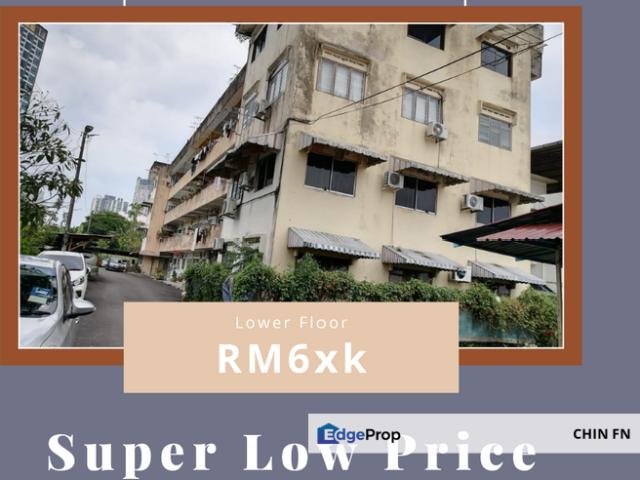 Flat for sale in Malaka