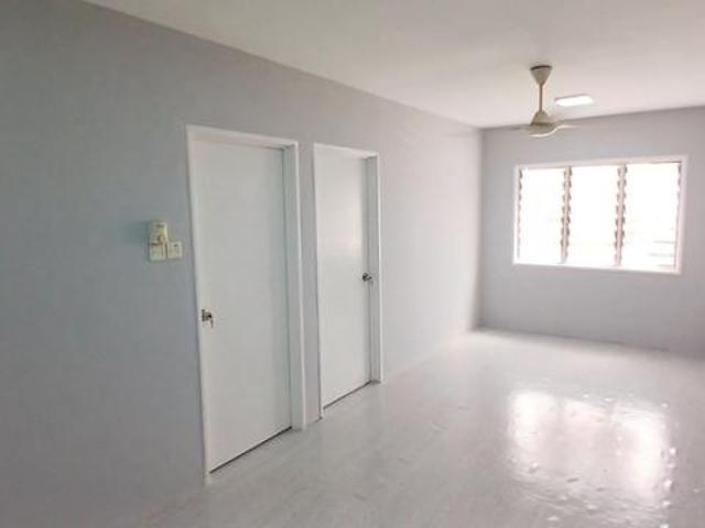 Flat for sale in Petaling, Damansara Damai