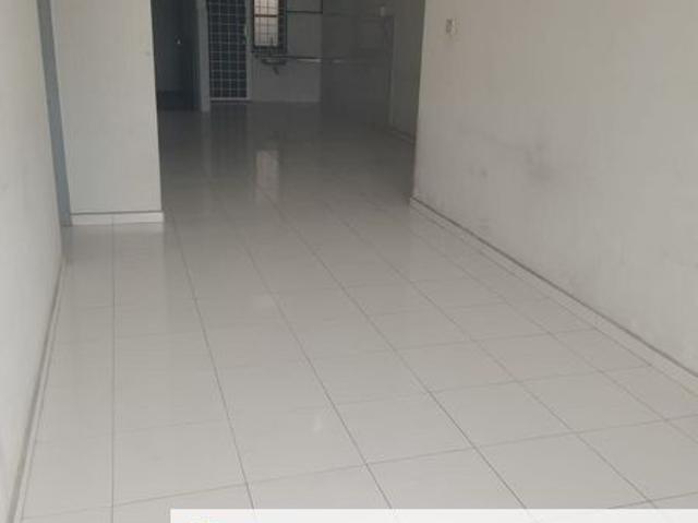 Condominium for rent in Malaka
