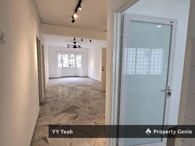 Apartment for sale in Malaka