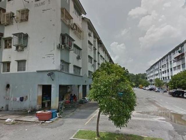 Flat for sale in Seri Kembangan, Majlis Bandaraya Subang Jaya