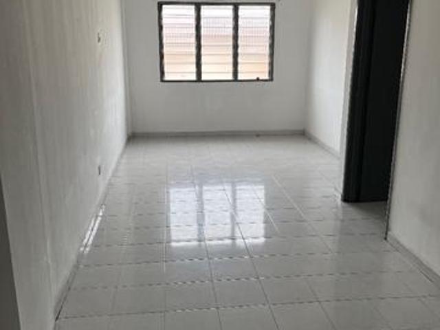 Flat for sale in Petaling, Subang Jaya