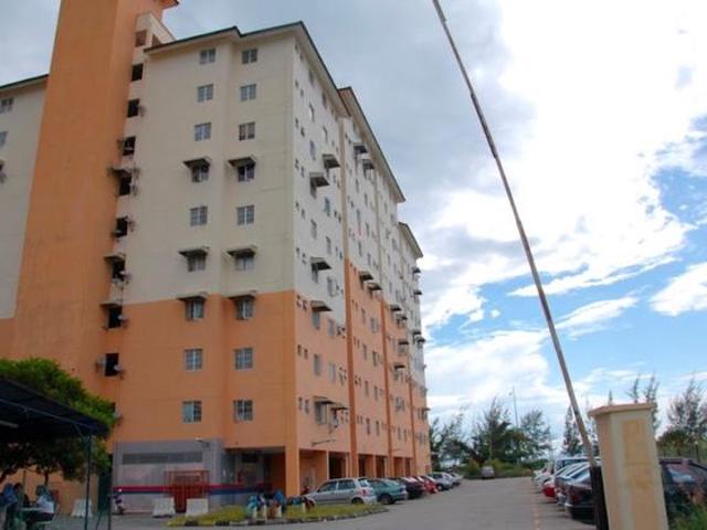 Flat for sale in Bukit Dumbar