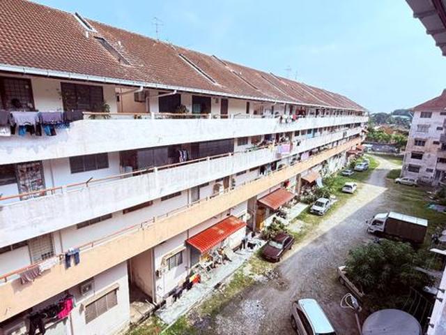 Apartment for sale in Malaka