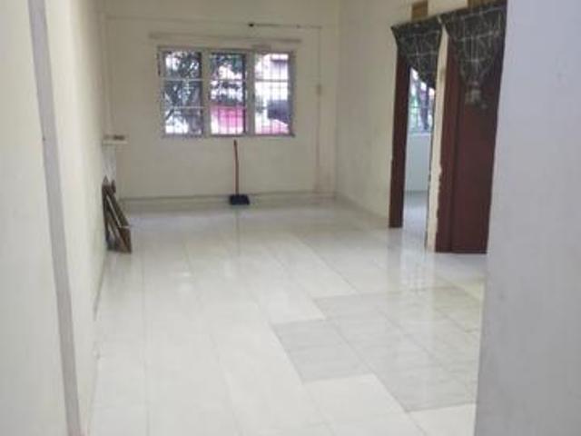 Flat for sale in Petaling, Subang Jaya
