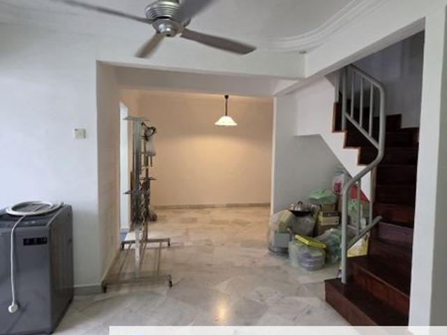 Flat for sale in Malaka