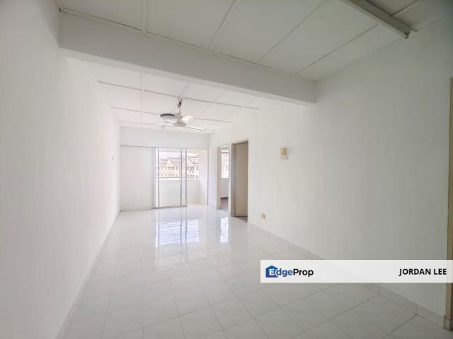 Condominium for sale in Malaka