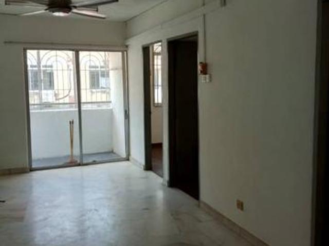 Apartment for sale in Malaka