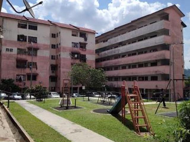 Flat for sale in Seri Kembangan, Majlis Bandaraya Subang Jaya
