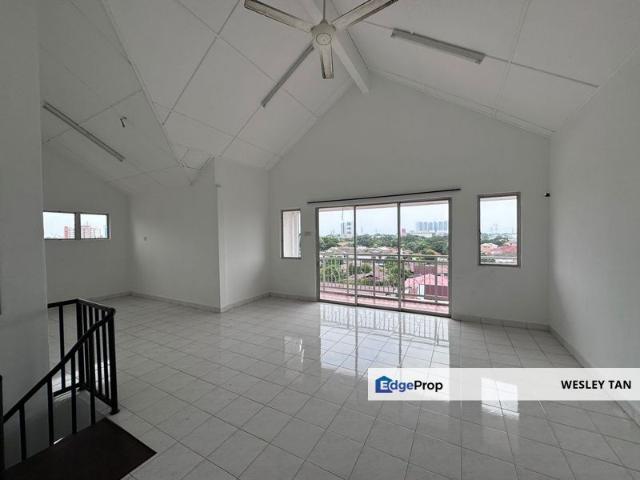 Condominium for sale in Malaka