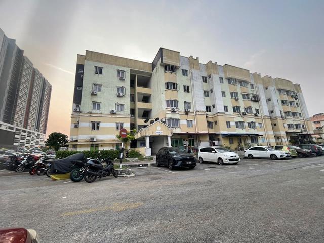 Condominium for sale in Petaling, Alam Impian