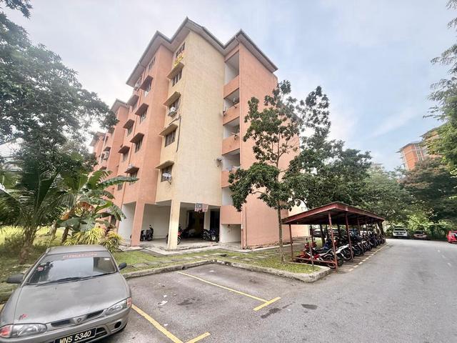 Flat for sale in Petaling, Alam Impian