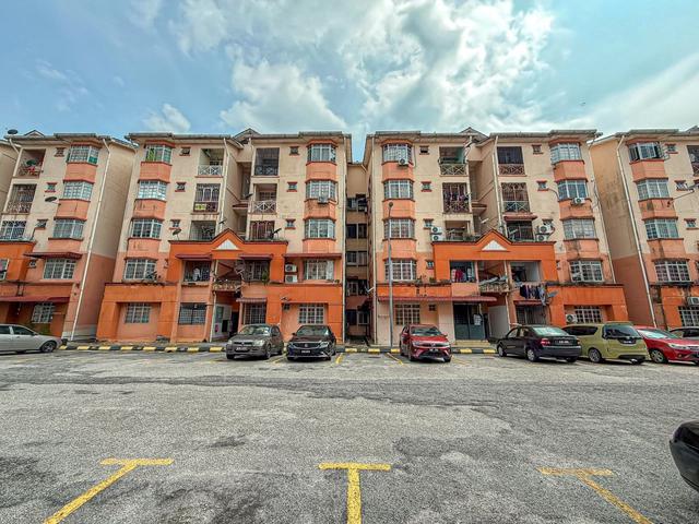 Condominium for sale in Petaling, Alam Impian