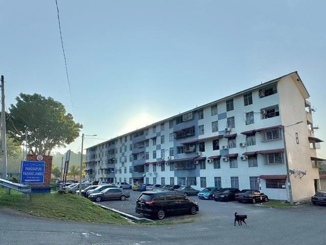 Flat for sale in Malaka