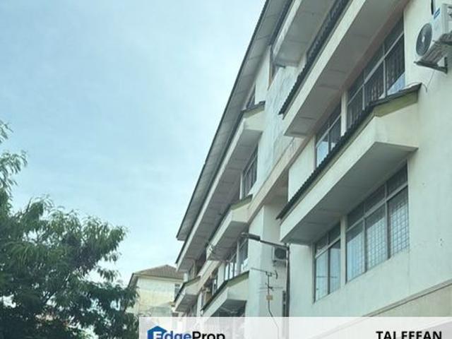 Condominium for sale in Malaka