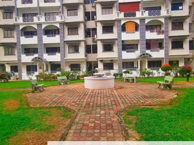 Condominium for sale in Malaka