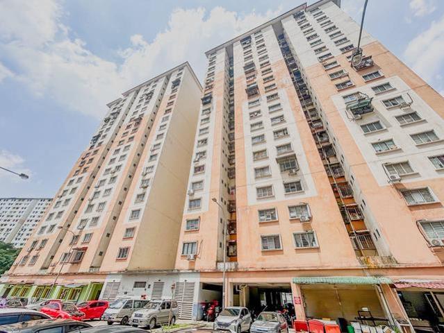 Apartment for sale in Petaling, Damansara Damai