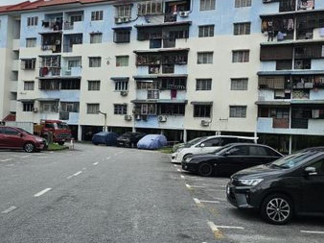 Flat for rent in Kajang, Langat