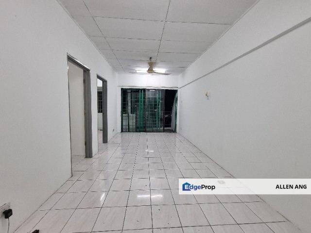 Flat for sale in Seksyen 13, Shah Alam
