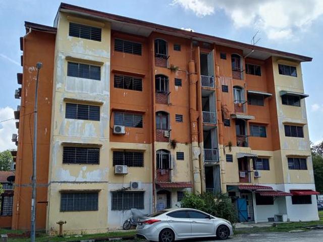 Flat for sale in Petaling, Alam Impian