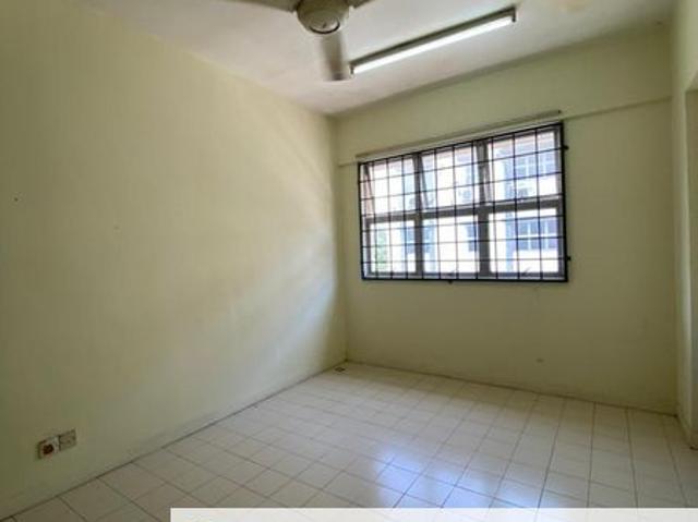 Flat for rent in Kajang, Langat