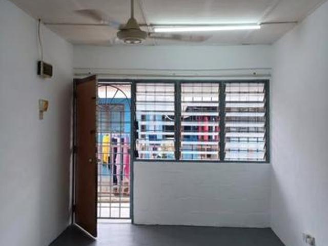 Flat for sale in Petaling, Subang Jaya