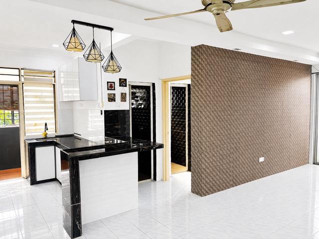 Apartment for sale in Seri Kembangan, Majlis Bandaraya Subang Jaya